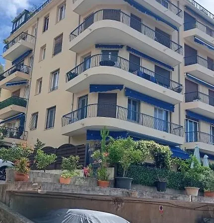 Fantastic View ! Private Bedroom In A Family Apartment, Private Bathroom, Shared Kitchen And Living Spaces Πανσιόν
