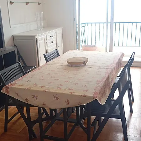 Fantastic View ! Private Bedroom In A Family Apartment, Private Bathroom, Shared Kitchen And Living Spaces Νίκαια