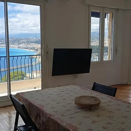 Fantastic View ! Private Bedroom In A Family Apartment, Private Bathroom, Shared Kitchen And Living Spaces Vendégház Nizza