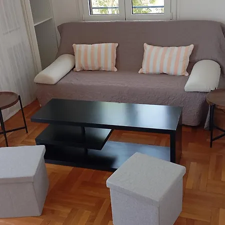 Fantastic View ! Private Bedroom In A Family Apartment, Private Bathroom, Shared Kitchen And Living Spaces 3* Νίκαια