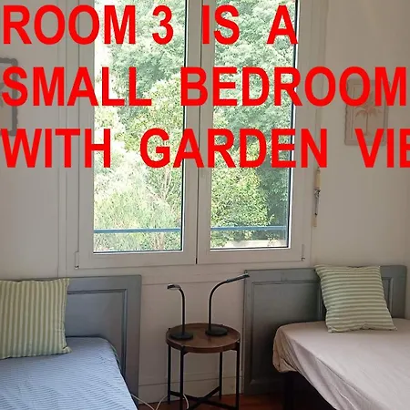 Vendégház Fantastic View ! Private Bedroom In A Family Apartment, Private Bathroom, Shared Kitchen And Living Spaces 3*